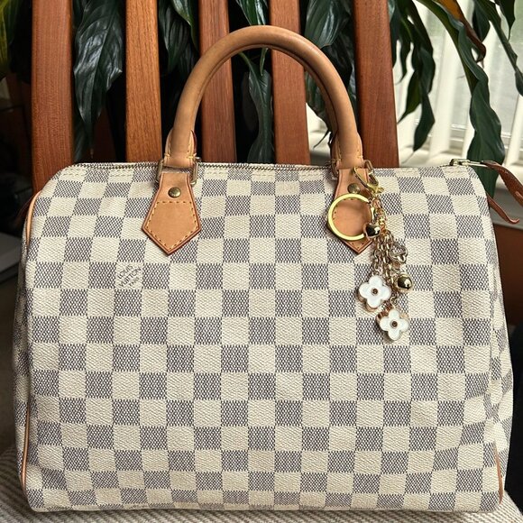 CLOVER AND HEART Bag Charm White Gold Tone💕 - Picture 4 of 7